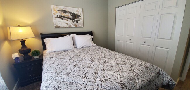 Building Photo - Fully Furnished Luxury Rental