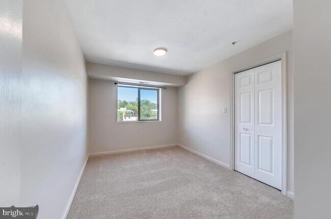 Building Photo - 4116 Ames St NE