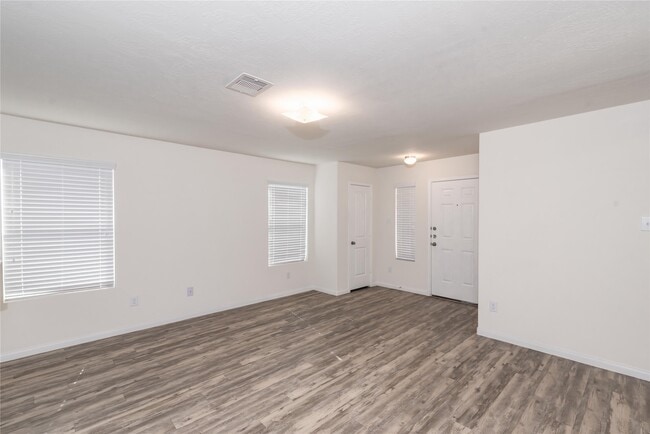 Building Photo - 5312 Rio Ramos St