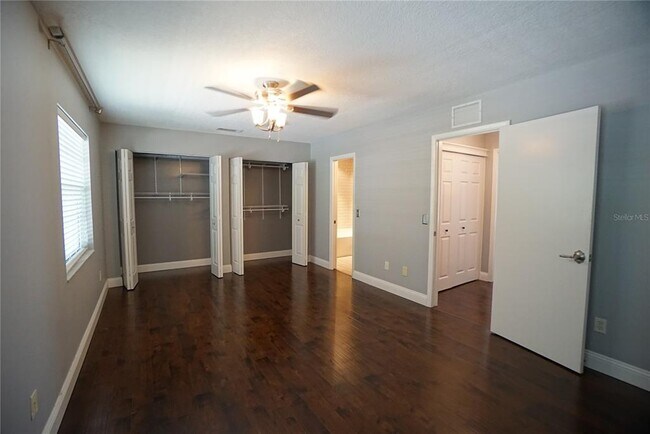 Building Photo - 3323 W Swann Ave