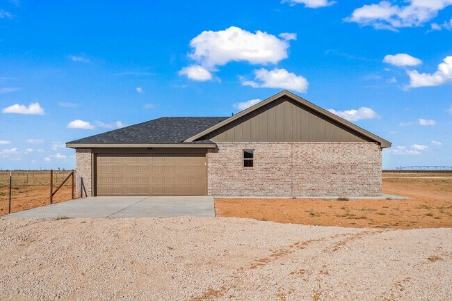 Building Photo - Country Living In Roosevelt ISD!
