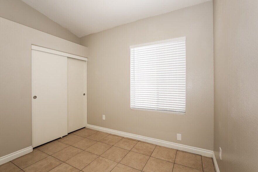Building Photo - 1536 Knoll Heights Ct