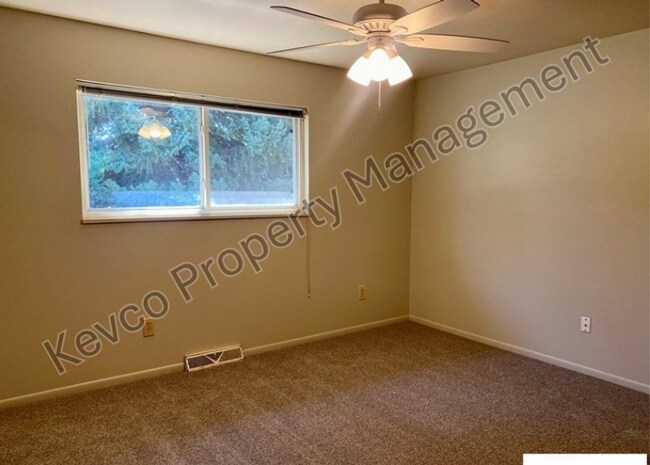 Building Photo - 2805 Redwing Rd