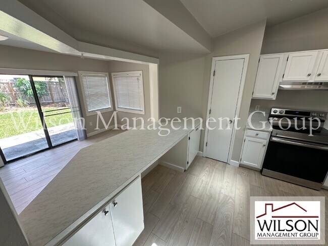 Building Photo - 840 Maraval Ct