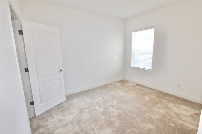 Building Photo - Apopka-Sweetwater Country Club - 3 Bedroom...