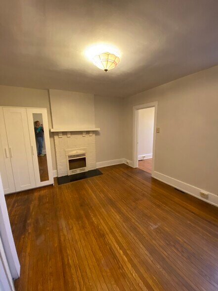 Building Photo - 5931 Alder St