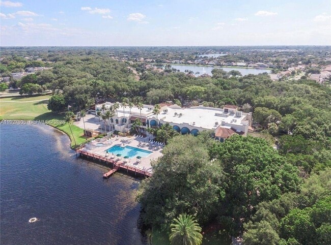 Building Photo - 9431 Live Oak Pl