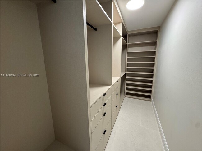 Building Photo - 1900 W 54th St