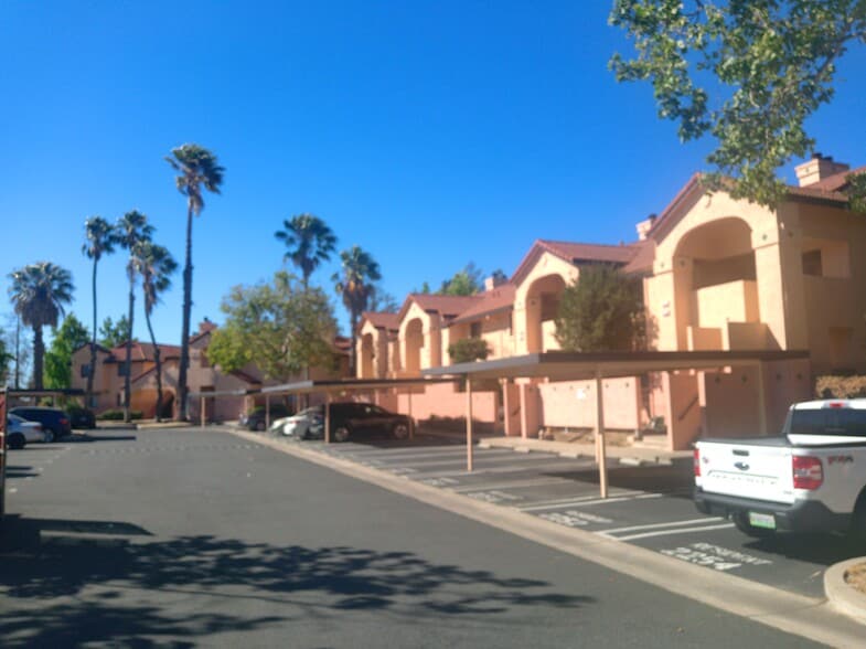 Building Photo - 2261 Renwick Ln