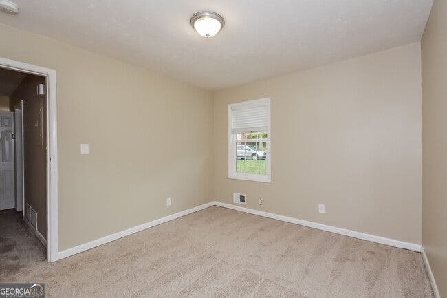 Building Photo - 464 Pinecrest Dr