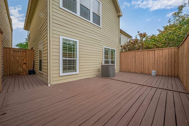 Building Photo - 2624 Starboard Point Dr