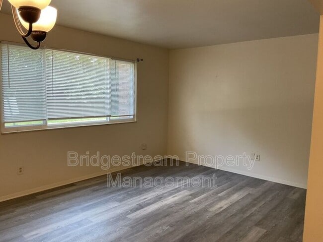 Building Photo - 3015-1D Idlewild Dr