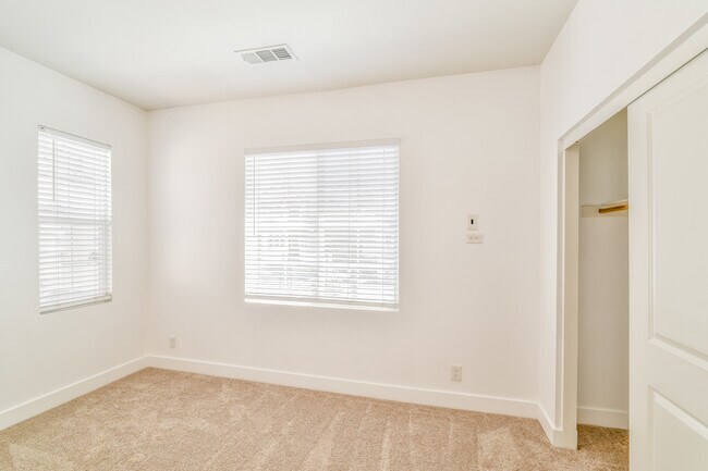 Building Photo - 211 W Tribella Ct