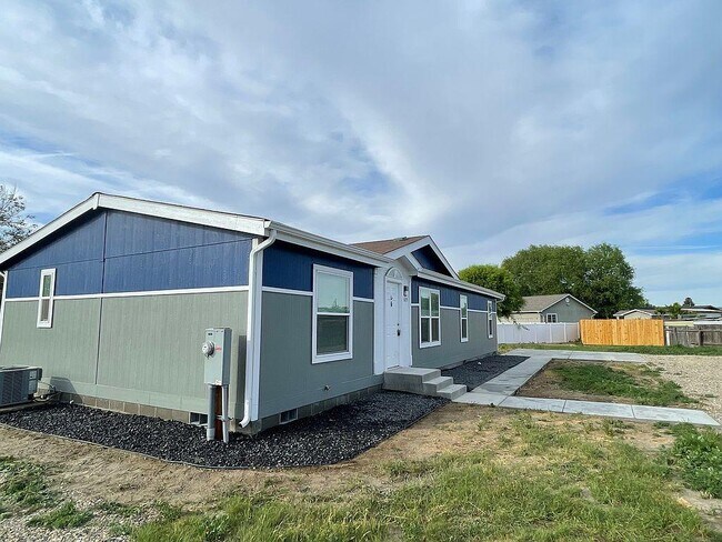 Building Photo - 619 Jessica Ln