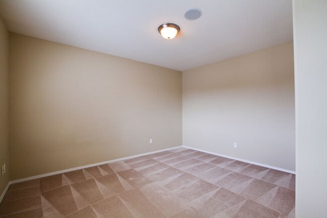 Building Photo - 10918 SW Adele Dr