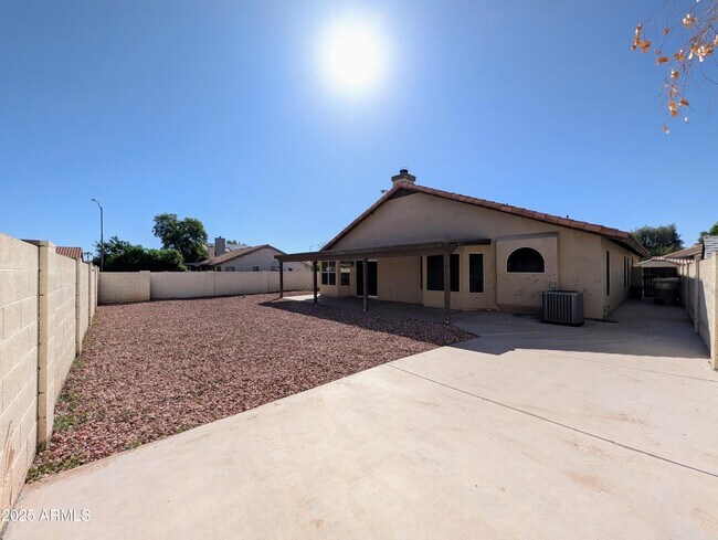Building Photo - 5232 W Tonto Rd