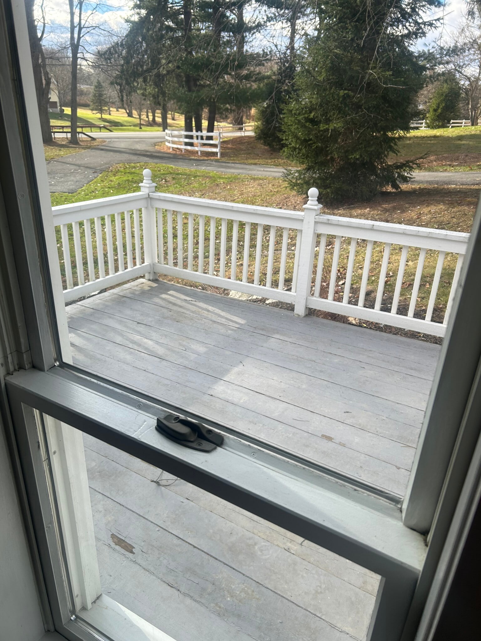 Building Photo - 303 Waterbury Hill Rd