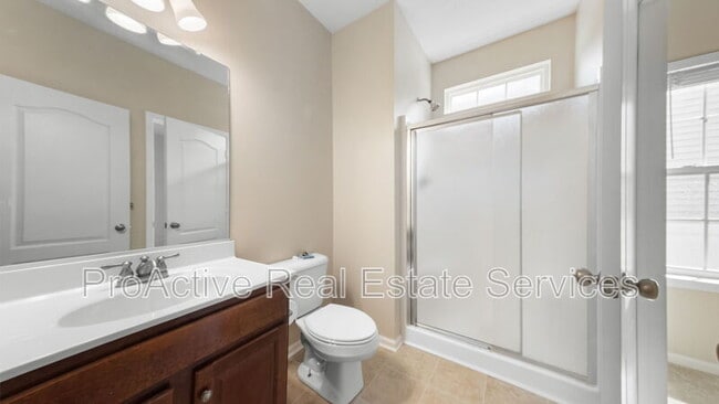 Building Photo - 729 Creekwood Dr