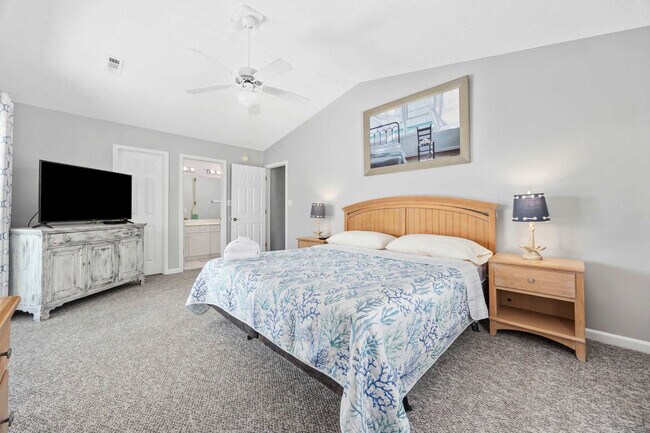 Building Photo - 111B S Yaupon Dr