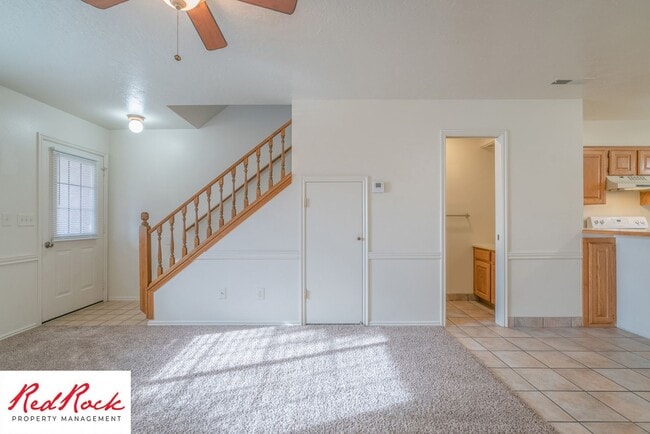 Building Photo - Charming 2 Bedroom Townhome