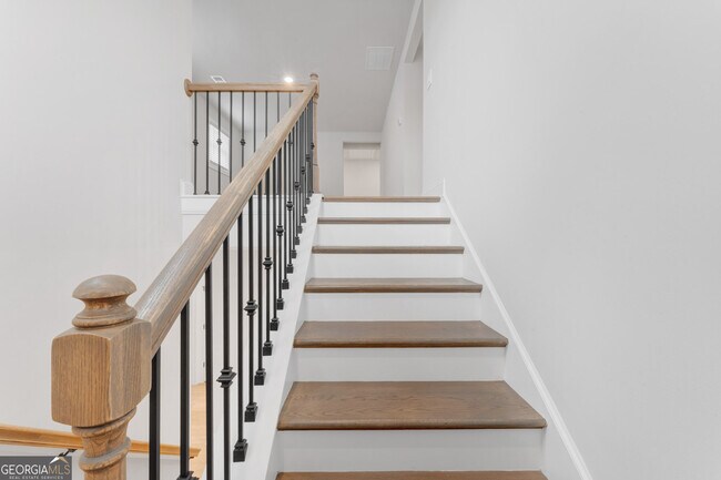 Building Photo - 5667 Cabernet Ln