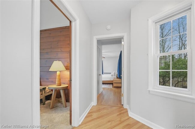 Building Photo - 6103 Park Lake Rd