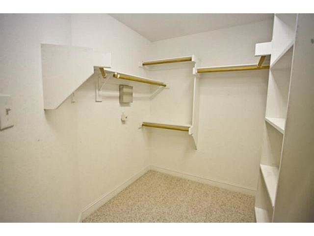 Building Photo - 1303 Halcyon Pl