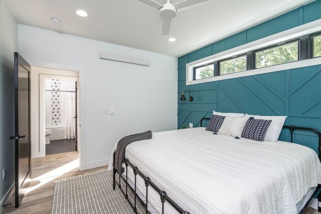 Building Photo - Tiny Home in Cedar Falls