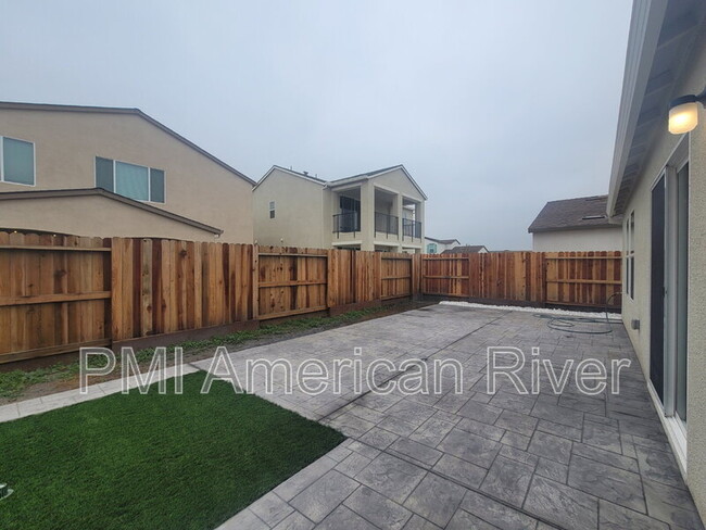 Building Photo - 7433 Penfield Dr