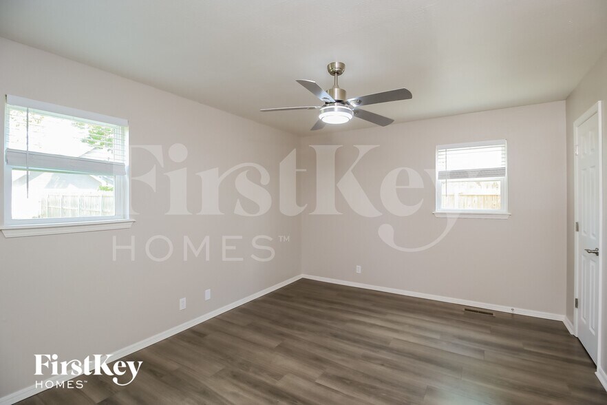 Building Photo - 743 Nancy Lynn Terrace