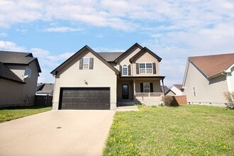 Building Photo - Pet Friendly Three Bedroom!