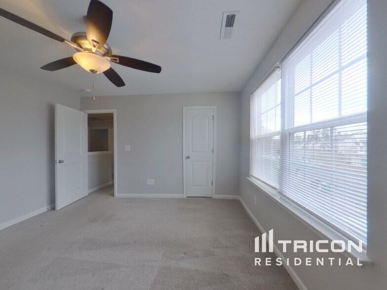 Building Photo - 6432 Pennacook Dr