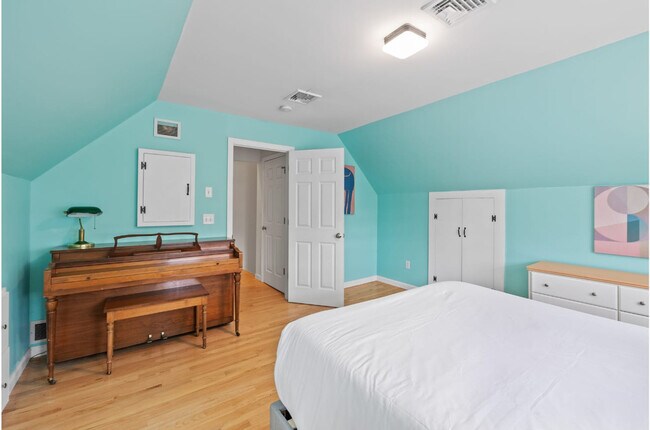 Building Photo - 479 S Benson Rd