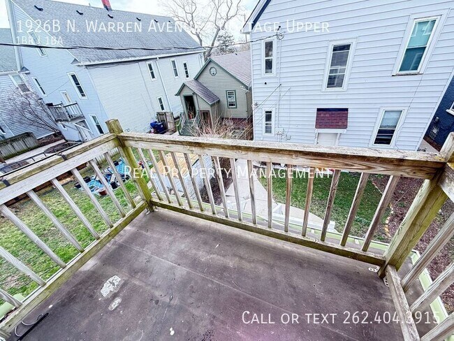 Building Photo - 1926B N. Warren Avenue-Cottage Upper