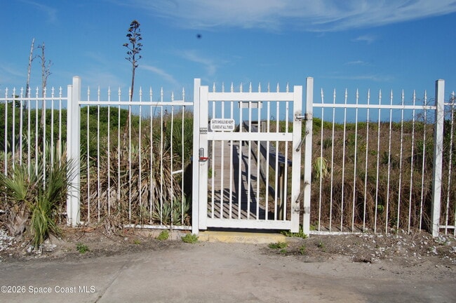 Building Photo - 5350 Ocean Beach Blvd