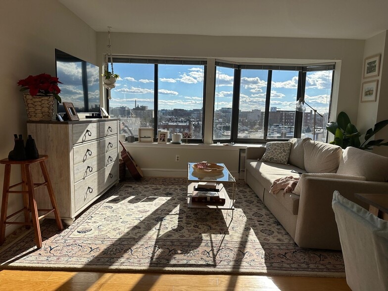 Building Photo - 1825 T St NW