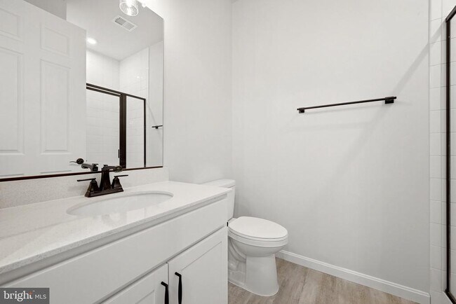 Building Photo - 102 Curtain Fall Dr