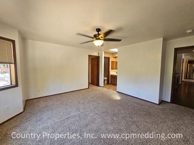 Building Photo - Stunning House with a Pool in West Redding Coming Available in August!