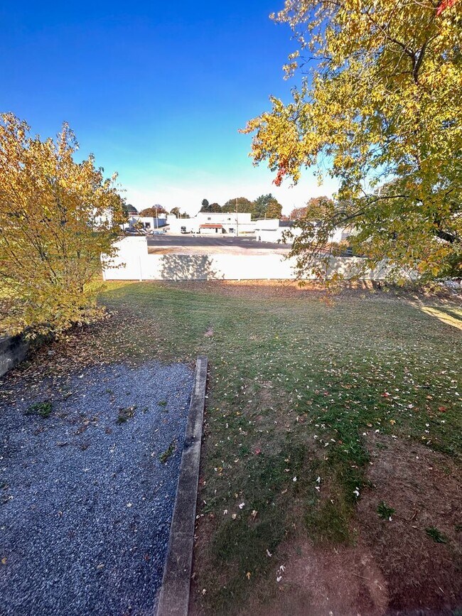 Building Photo - 20 N Poplar Ct