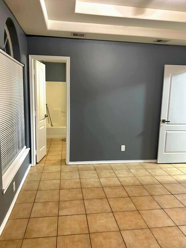 Building Photo - 4plex Edinburg