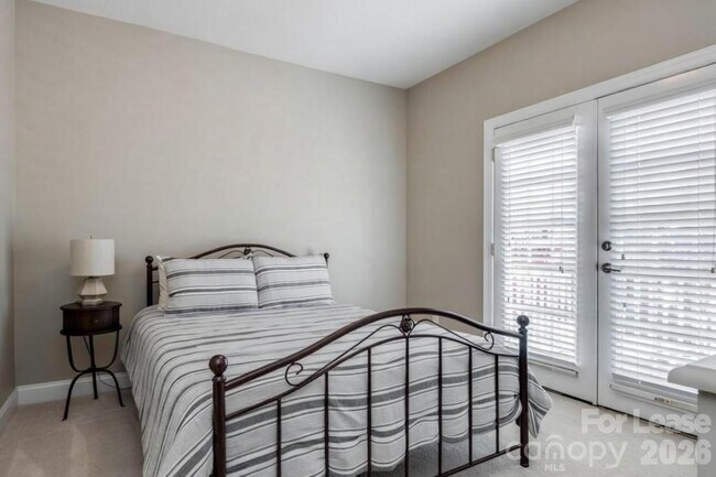 Building Photo - 10524 Royal Winchester Dr