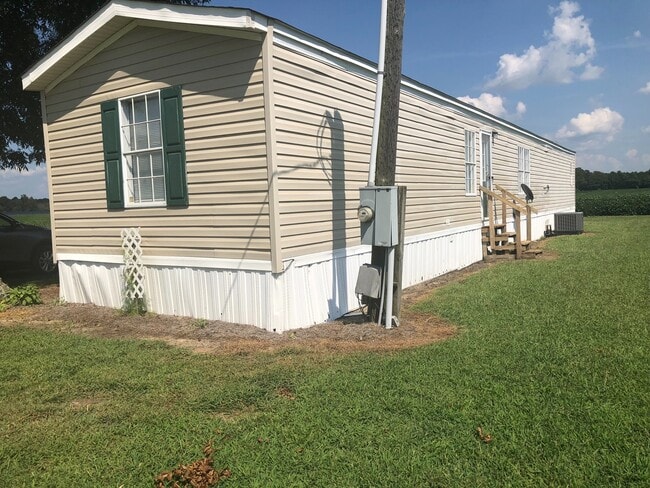 Building Photo - 2 BR, 2 BA Singlewide in Great Location in Pikeville!