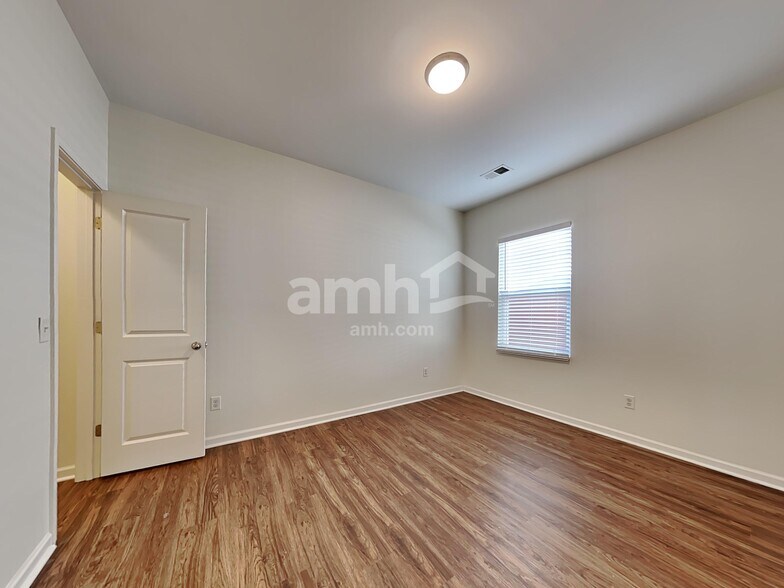 Building Photo - 274 Decatur Dr