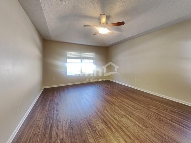 Building Photo - 23856 Flora Parke Blvd