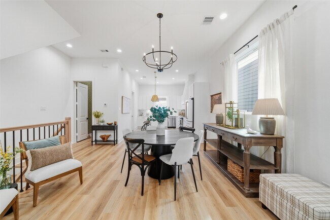 Building Photo - 1307 E 27th St