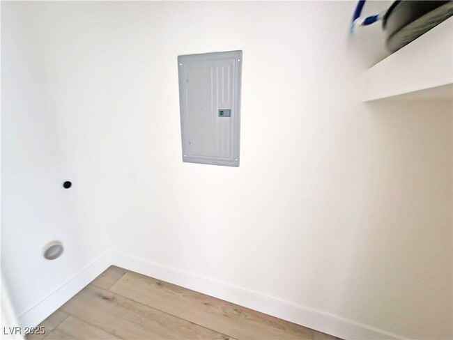 Building Photo - 1340 E Arrowhead St