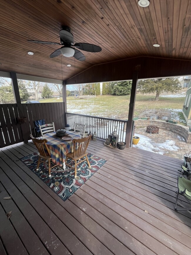 Building Photo - 4276 Division Hwy