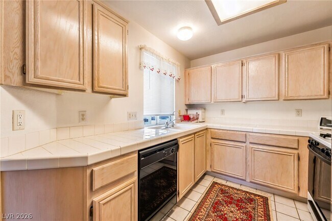 Building Photo - 3125 N Buffalo Dr