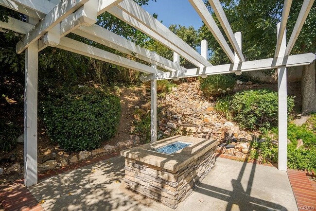 Building Photo - 6908 Country Club Dr