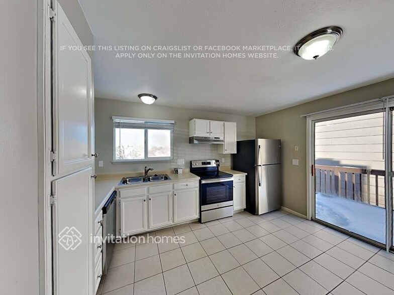 Building Photo - 17795 E Cornell Dr